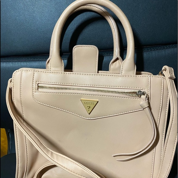 Guess purse - Picture 3 of 3